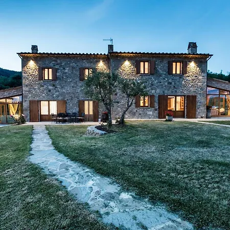 Holiday home With Panoramic Pool Amongst Olive Groves Lisciano Niccone
